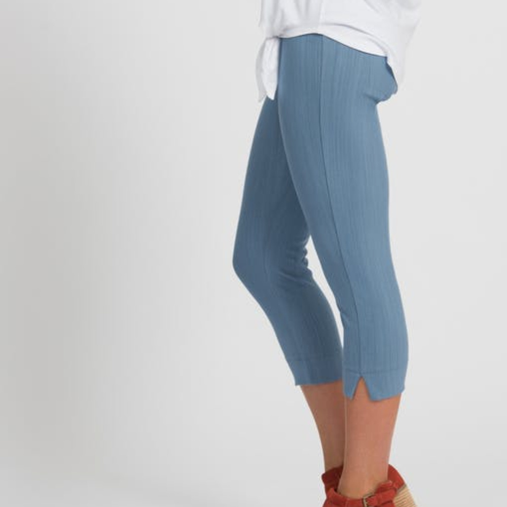 Agnes and Dora Pixi Crop Capri Jeggings Lt Blue